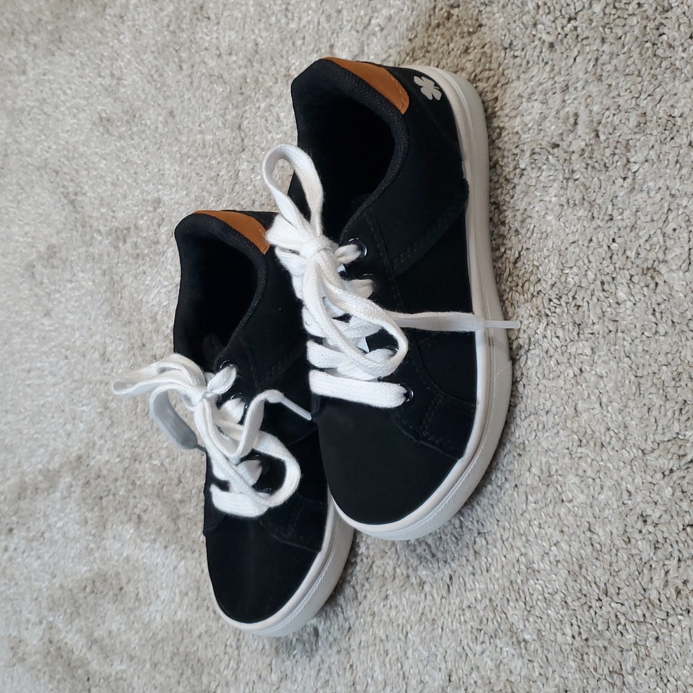 Lucky Brand Black and White Sneakers with Logo. Very Nice! Size 11